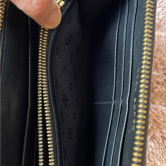 Tory Burch wallet, black leather, excellent condition. - Picture 10 of 13